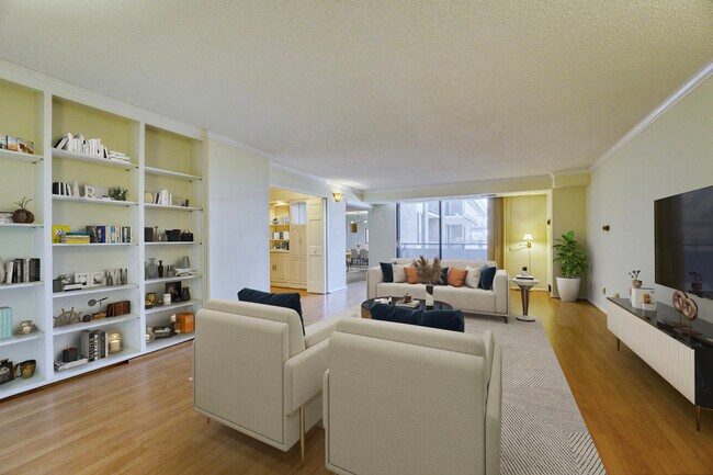 large unit with great layout - 1800 Old Meadow Rd