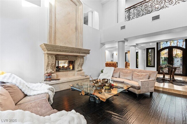 Building Photo - 2057 Troon Dr