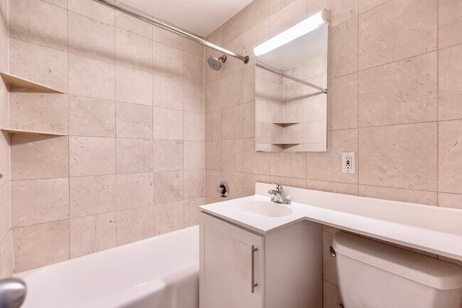 Building Photo - 246 E 44th St