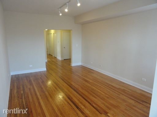 Building Photo - 3537 W Ainslie St
