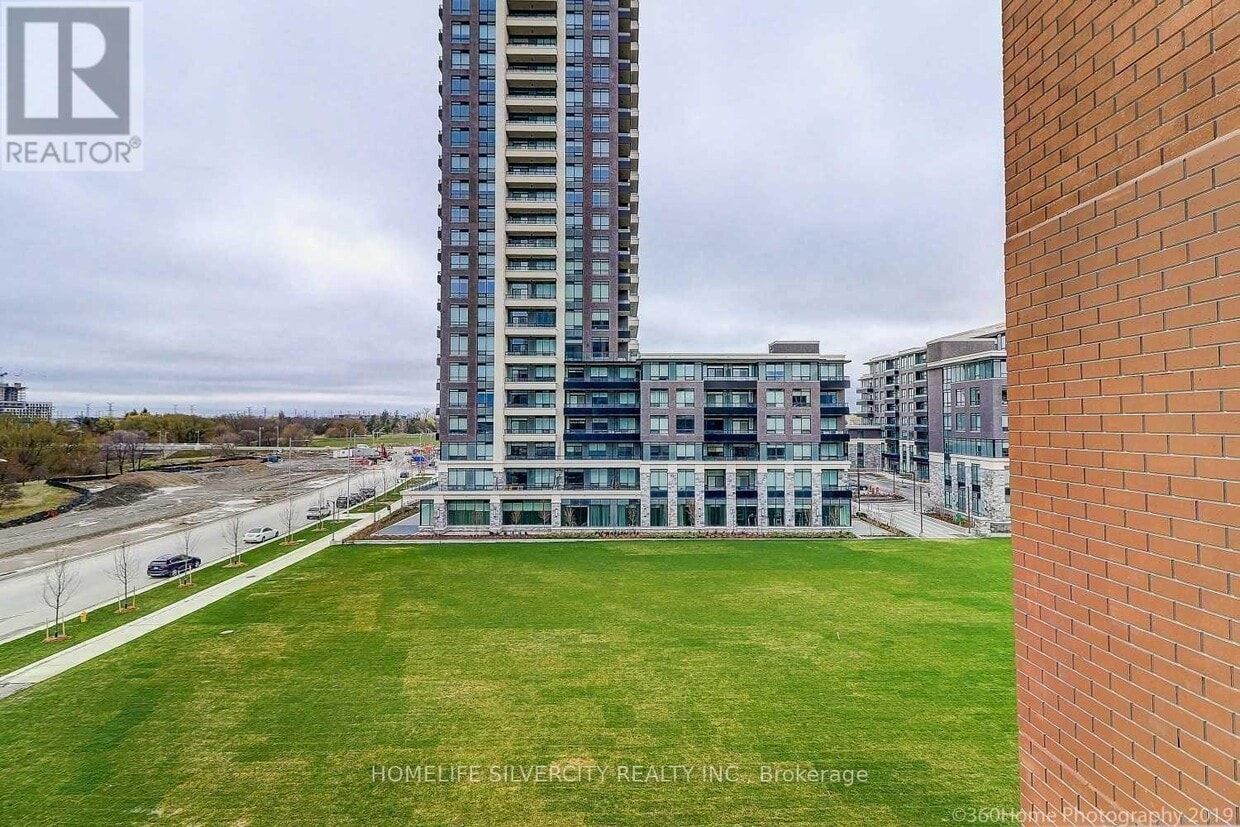 Photo principale - 18 Uptown Dr