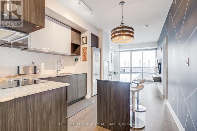 Photo du bâtiment - 99 The Donway W