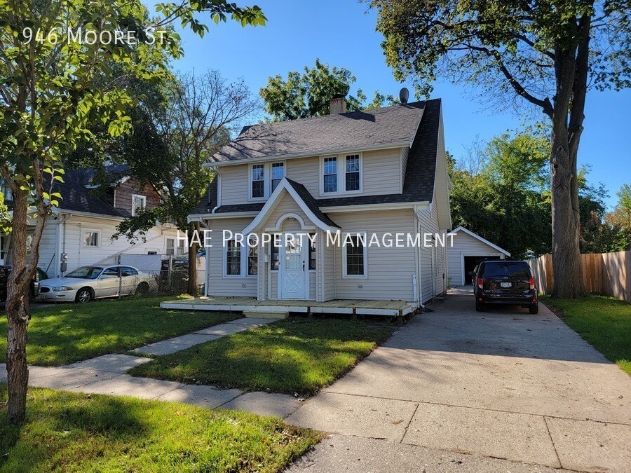 946 Moore St, Beloit, WI 53511 House Rental in Beloit, WI