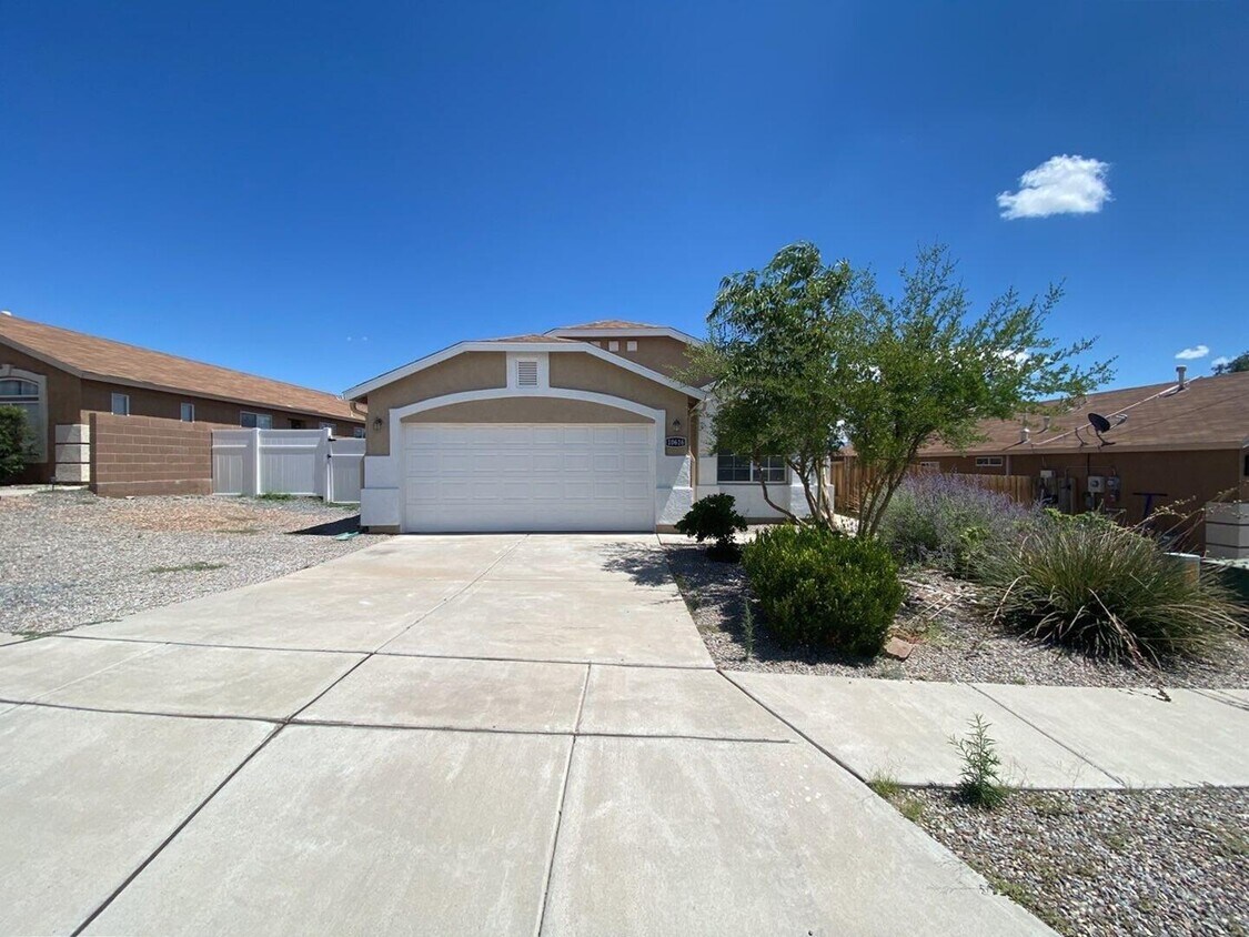 Albuquerque, 
                        , –