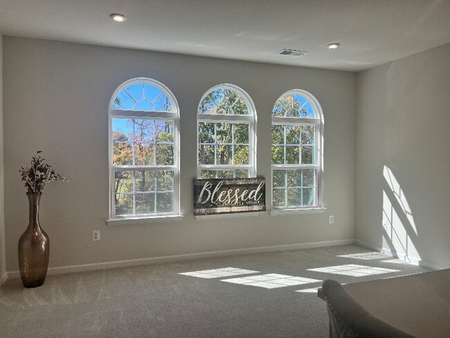 Foto del edificio - 7977 Independence Dr