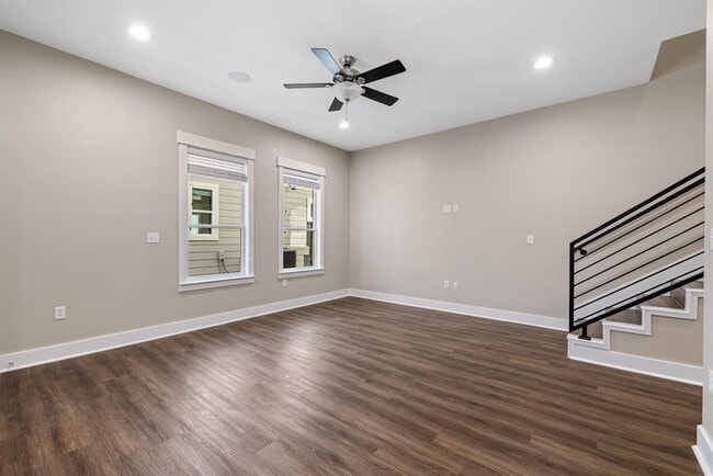 Building Photo - 1702 Cedar Bend Dr