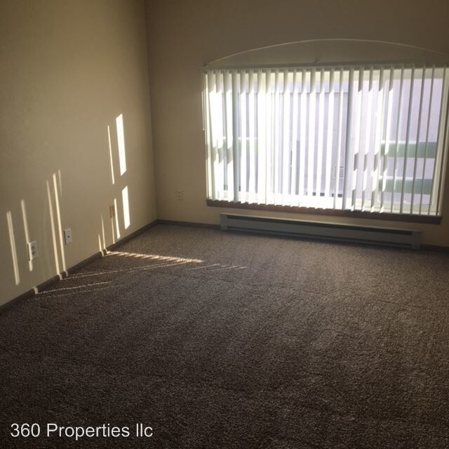 Building Photo - 920 3rd Ave S