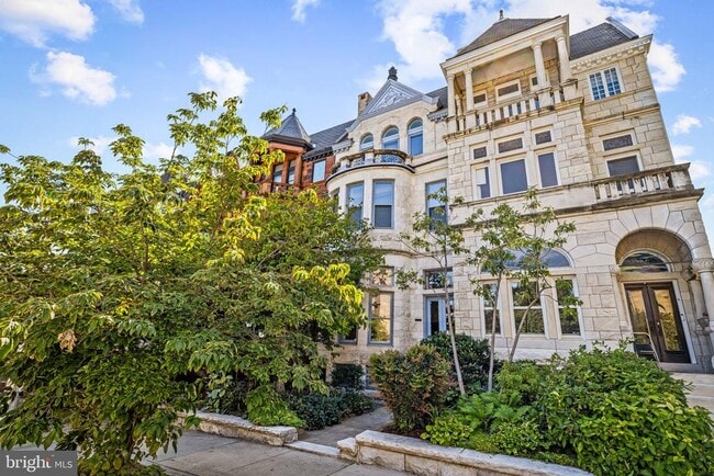 Building Photo - 2444 Eutaw Pl