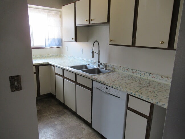 Building Photo - 980 Holli Springs Ln