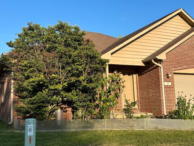 Building Photo - 362 Polk Manor Dr
