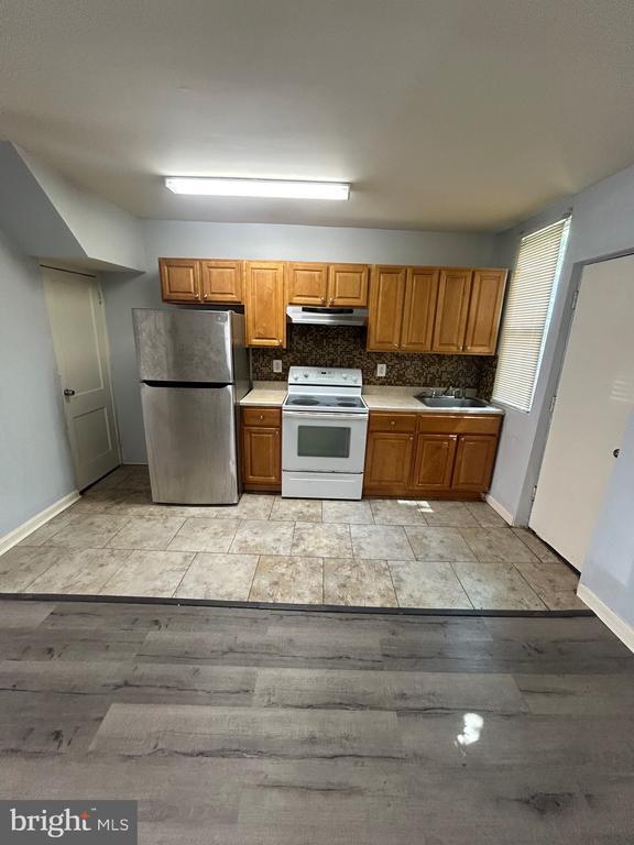 Foto del edificio - 5838 Crittenden St