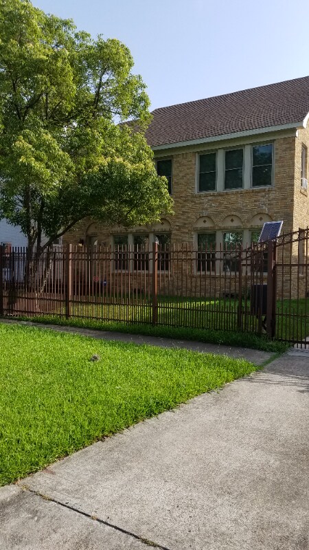Primary Photo - 2715 Cleburne St