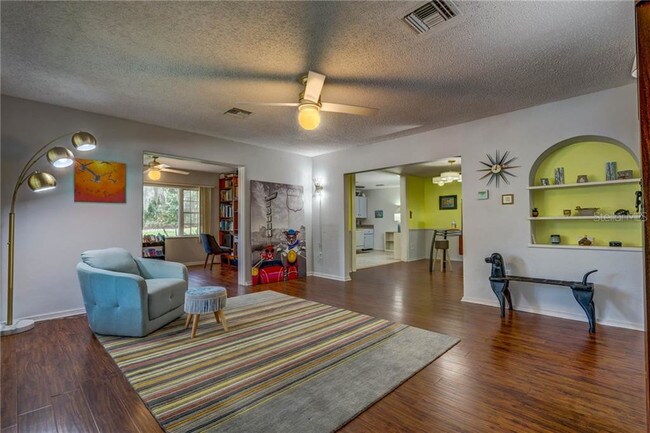 Building Photo - Mt Dora 2BR + Den