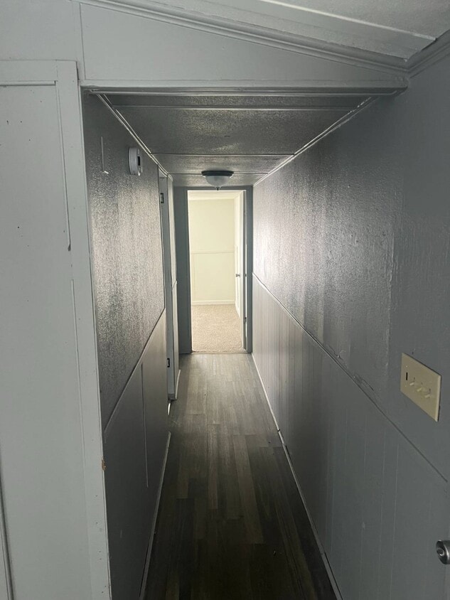 Building Photo - 200 E Zora St