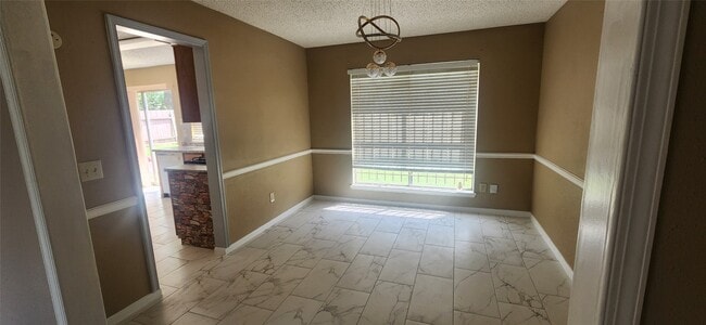 Foto del edificio - 13347 Somersworth Dr