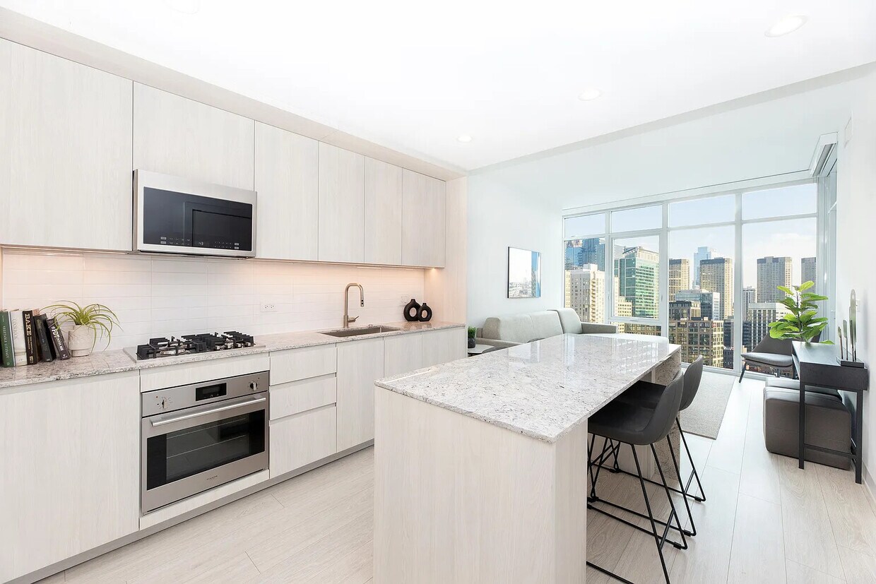 Foto principal - 347 N Halsted St
