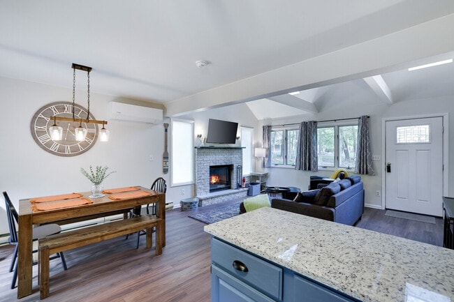 Building Photo - 141 Tommy's Ln