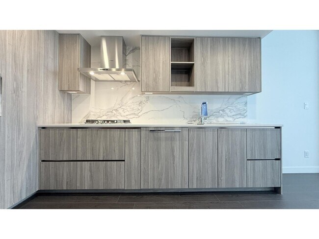 Building Photo - 13768 100