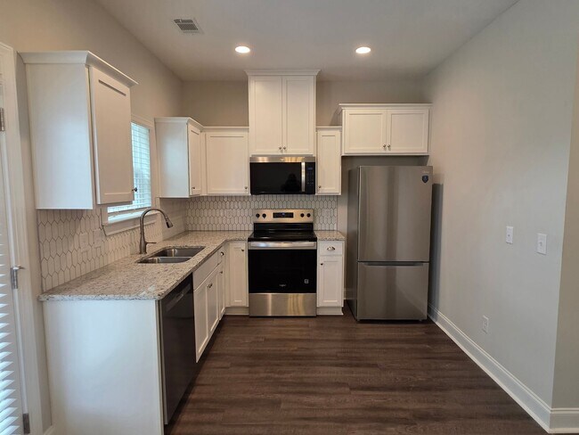 Foto del edificio - 57 Oakmont Dr
