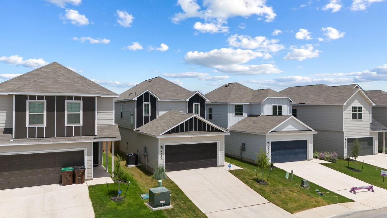 Foto principal - "Spacious 4-Bed Oasis with Granite Counter...