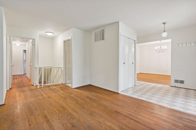 Building Photo - 9509 Vance Pl