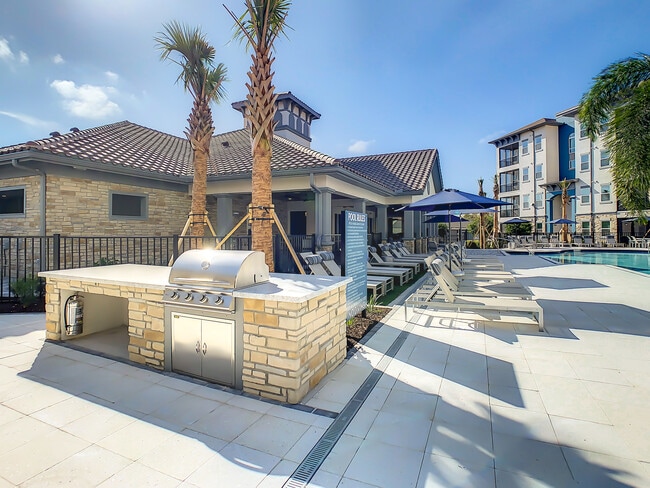 Grilling Stations Throughout Community - Bayfront On Sand Lake