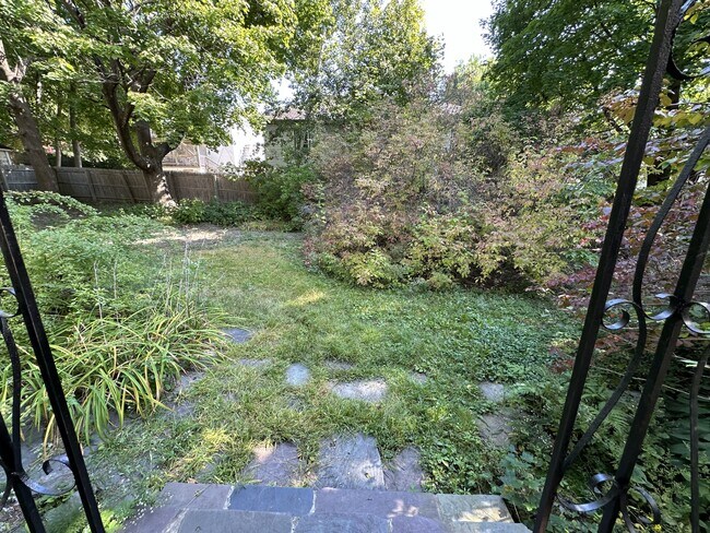Building Photo - 54 Penobscot St