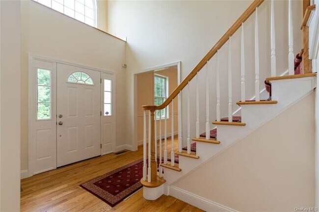 Building Photo - 279 Buttonwood Ave