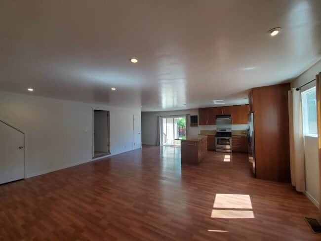 Building Photo - 3 bedroom in San Rafael CA 94903