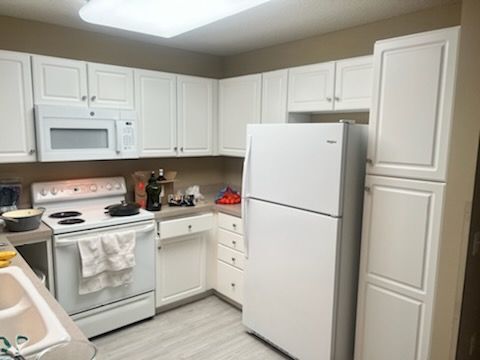 Building Photo - Well maintained rambler in Apple Valley