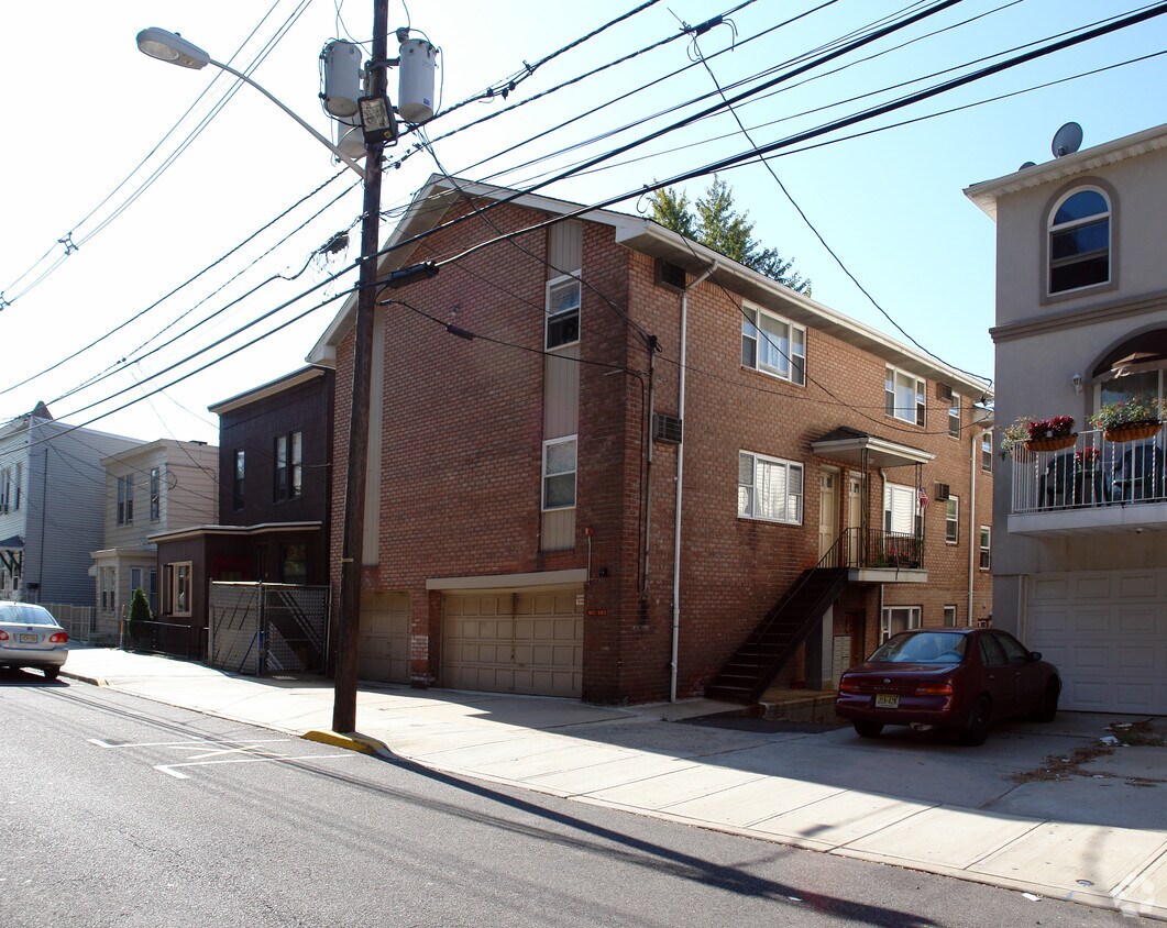 Primary Photo - 143-145 69th St