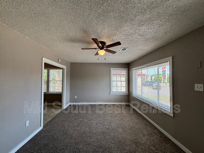 Foto del edificio - 5413 W 10th St