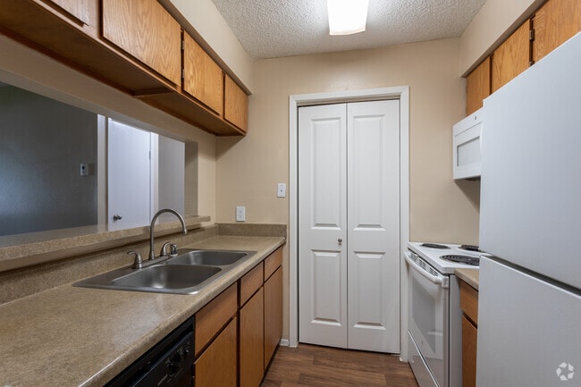 1BR, 1BA - 662 SF - EPERNAY APARTMENTS