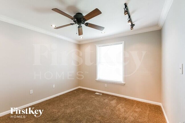 Foto del edificio - 1520 Fox Ridge Ct