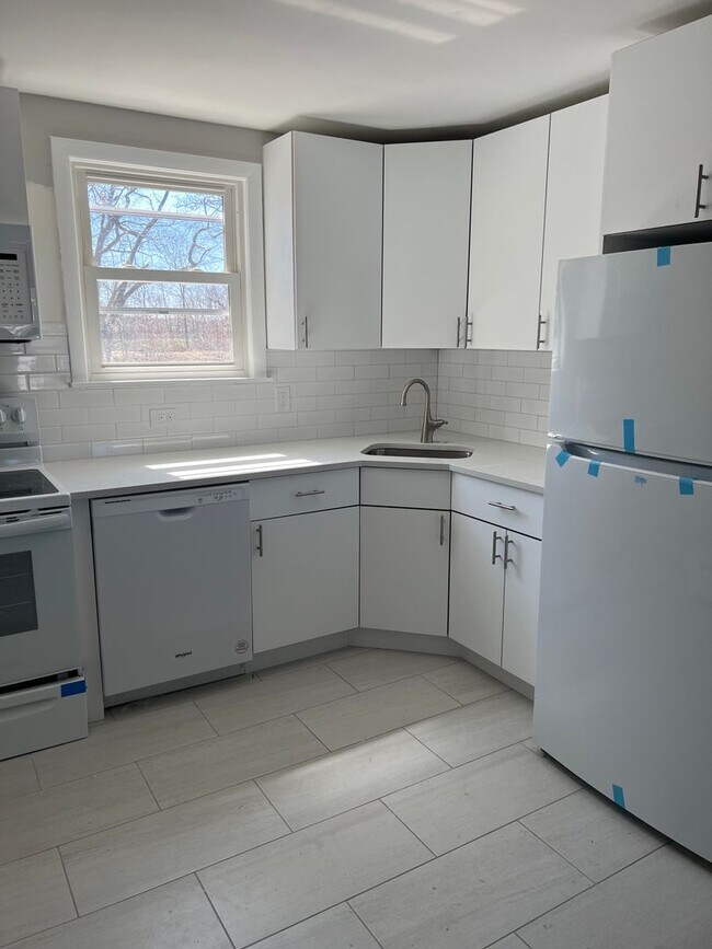 Interior Photo - 433 Sea Street