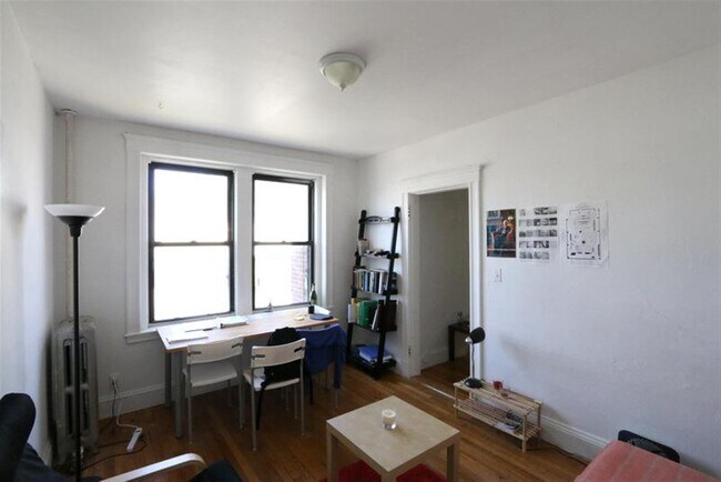 Building Photo - 330 Harvard St