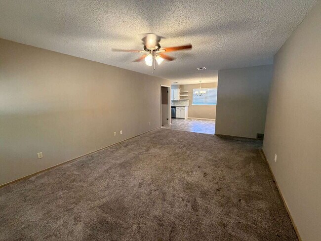 Building Photo - 4 Bedroom Family Home in Bethany