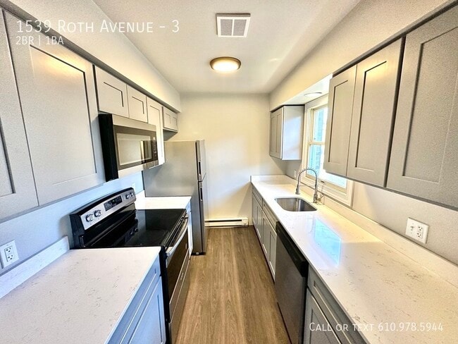 Building Photo - 1539 Roth Ave