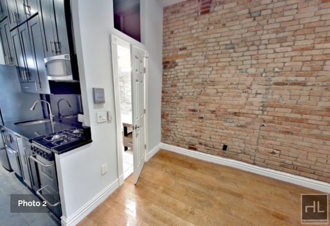 Building Photo - NO FEE 4 BED WITH PRIVATE ROOF DECK IN HEL...