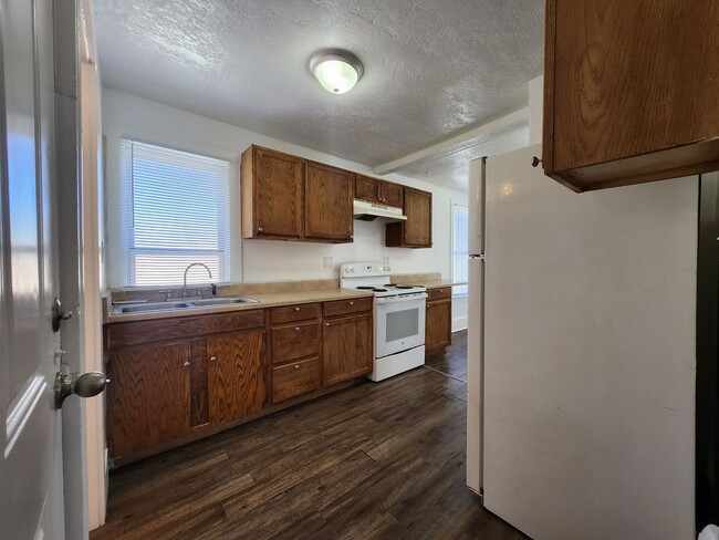 Building Photo - 1221 E Abriendo Ave