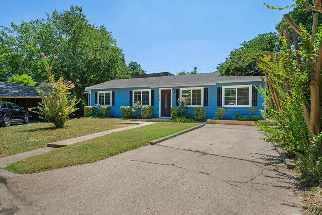 Building Photo - 2104 Maldon Pl