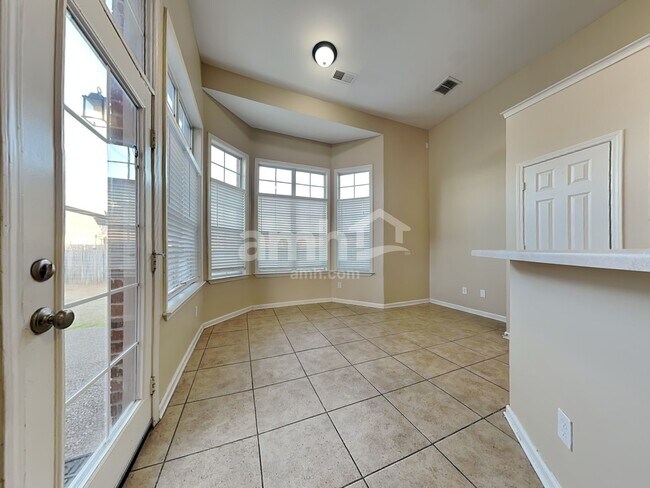 Foto del edificio - 1587 Sutton Meadow Ln