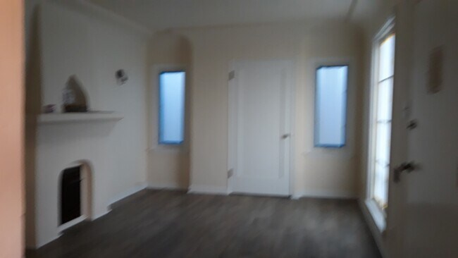 Building Photo - 772 W 16th St