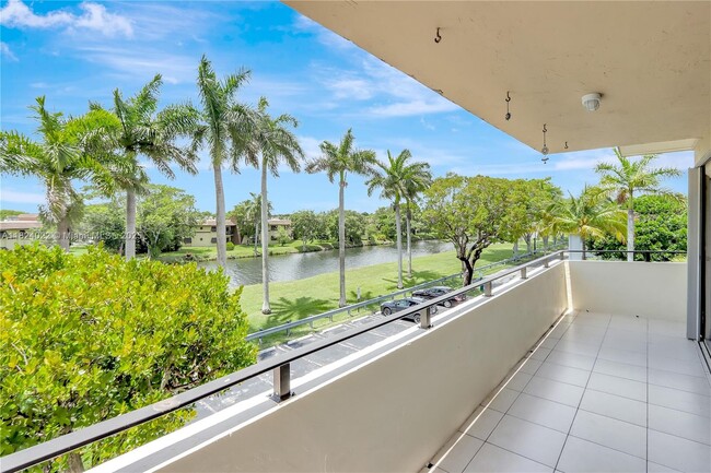 Foto del edificio - 7900 Camino Cir
