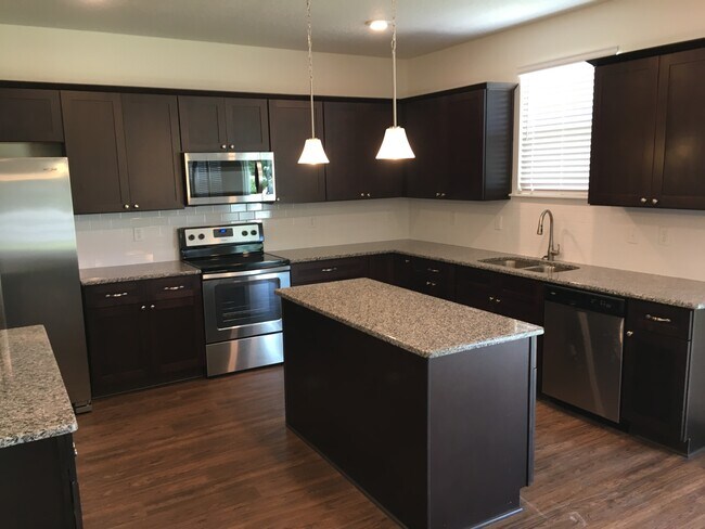 Foto del edificio - 3173 Creek Village Ln