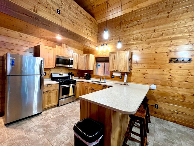Building Photo - STR - 37900 Loriwood Drive