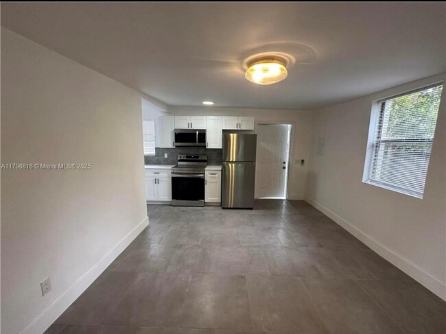 Foto del edificio - 2529 NE 181st St