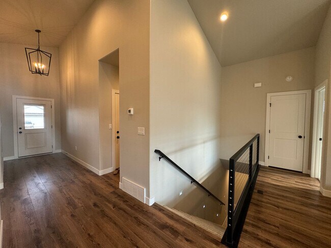 Building Photo - 2706 10th St W