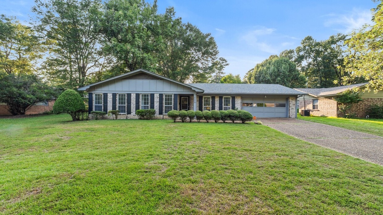 Primary Photo - 4009 Springlake Park Rd