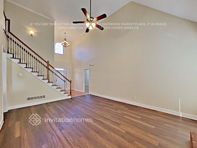 Foto del edificio - 460 Nora Dr